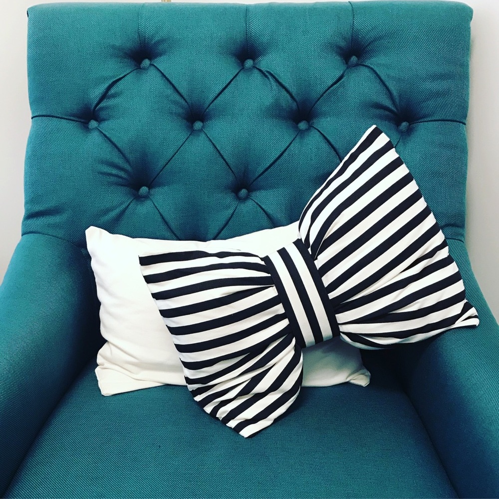 Black & White‎ Stripe Bow Pillow 12”x16”